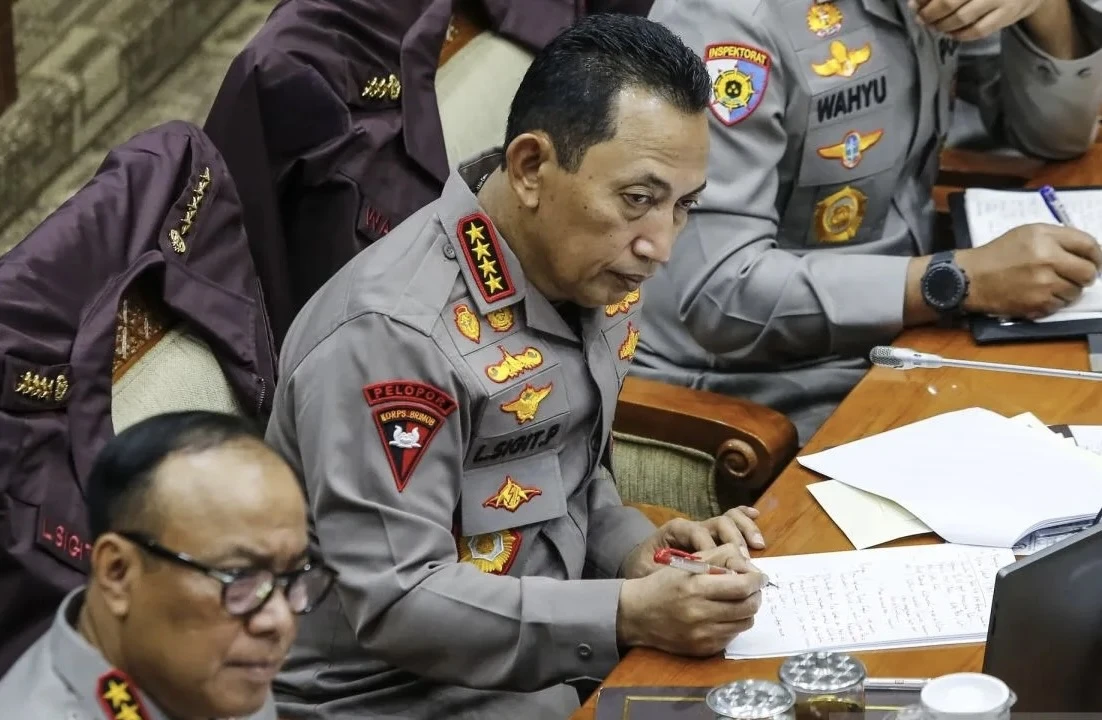 DPR Sepakati 8 Poin Percepatan Reformasi Polri, Kedudukan Polri Tetap di Bawah Presiden