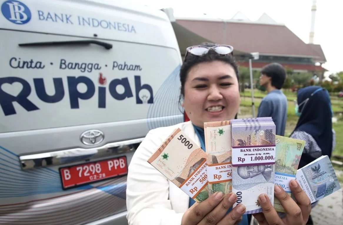 Kamu Harus Tahu! Ini Dia Cara Tukar Uang Baru Lewat BNI, BRI, dan Mandiri