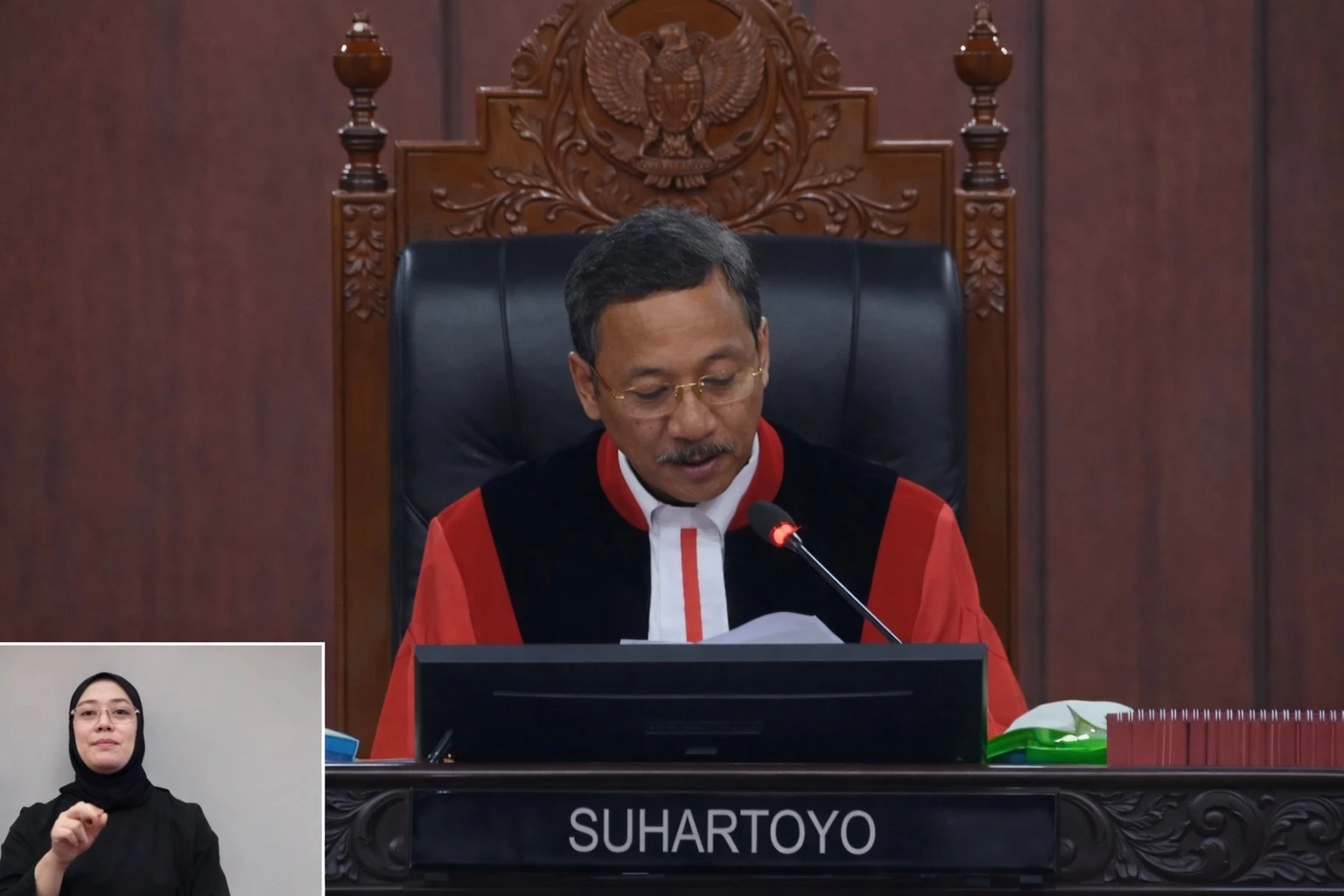 MK Tolak Uji Materi Soal Pembatasan Hak Amnesti - Abolisi