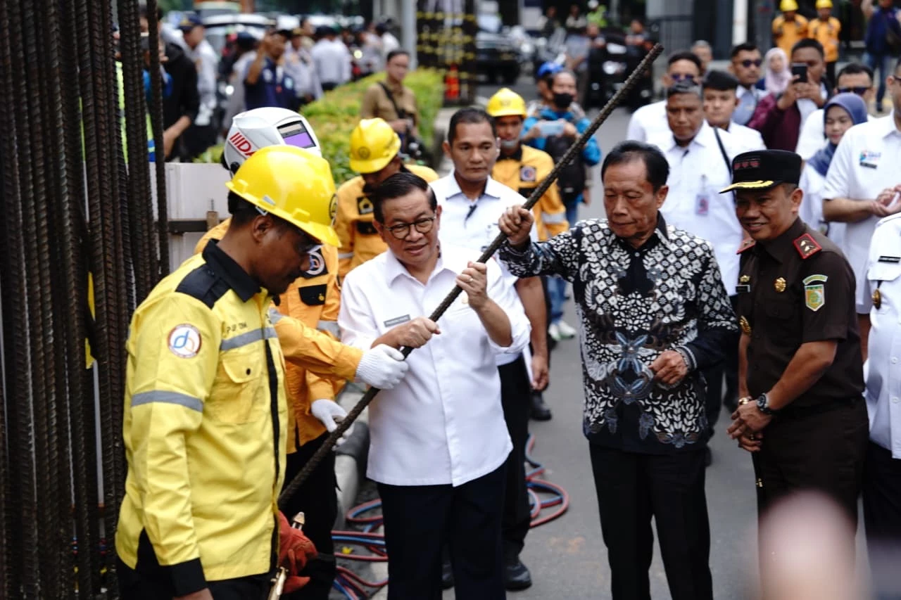 Pembongkaran Tiang Monorel