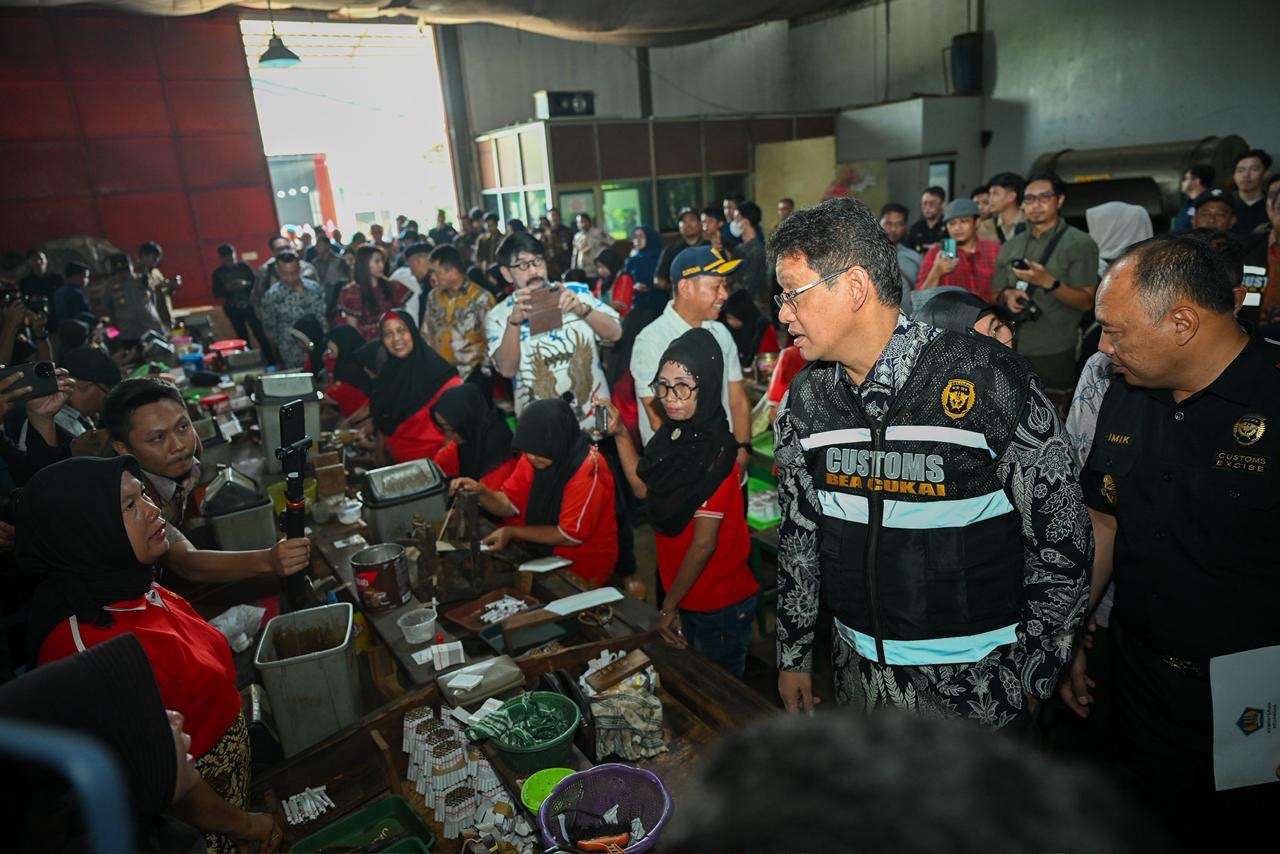 Purbaya Janji Tertibkan dan Dorong Pasar Rokok Lebih Adil