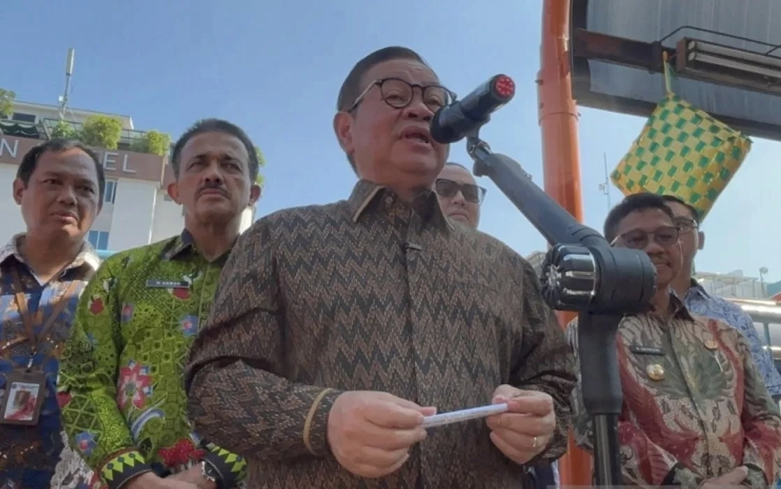 esmikan rute baru TransJabodetabek di Halte Blok M