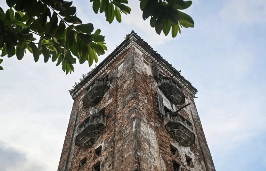 Bangunan Menara Air Balai Yasa Manggarai di Jakarta