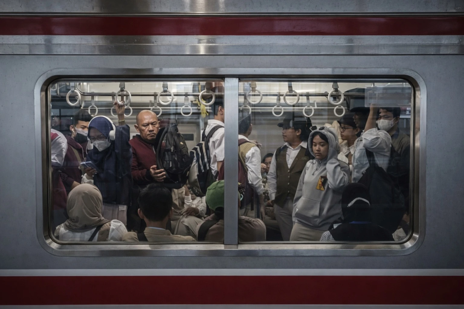 KAI Proyeksi Volume Penumpang KRL Capai 437 Juta di 2030