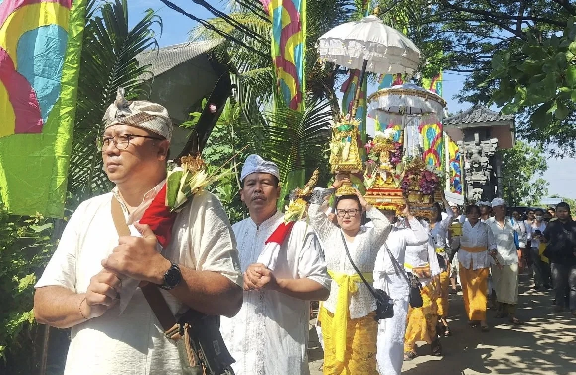 Upacara Melasti di Pure Segera, Jakarta Utara