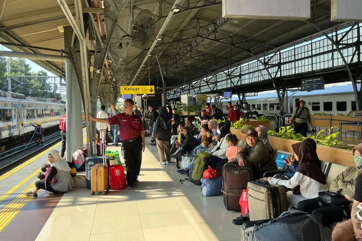 penumpang kereta api