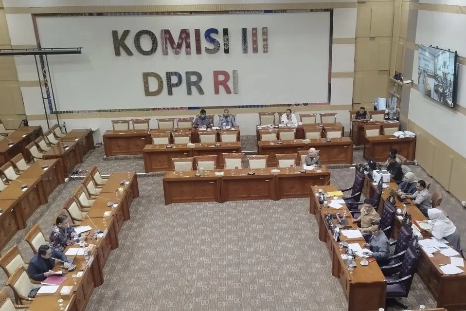 Komisi III