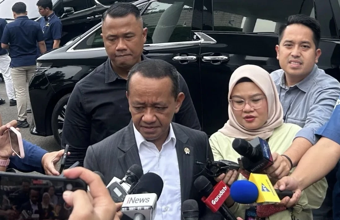 Bahlil: Secara Administratif, Izin Tambang Martabe Belum Dicabut