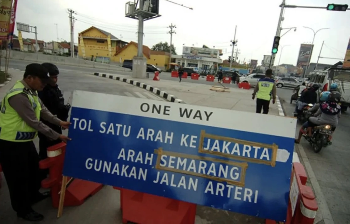 Penerapan kebijakan One Way untuk mengurai kemacetan lalu lintas