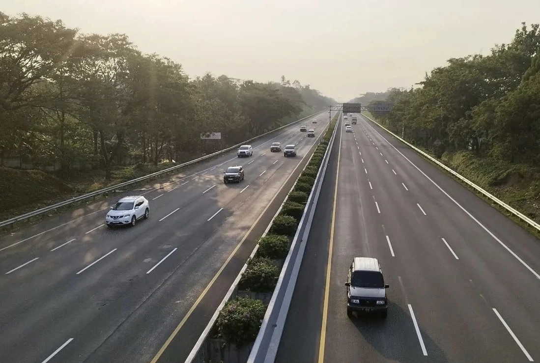 Hari Pertama Penerapan One Way, Pemudik Mulai Pakai Seluruh Jalur Tol Arah Jateng