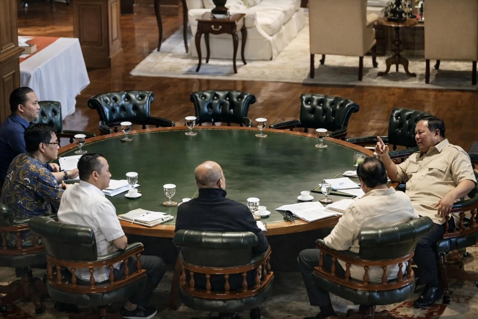 Rapat di Hambalang soal tarif ekspor AS