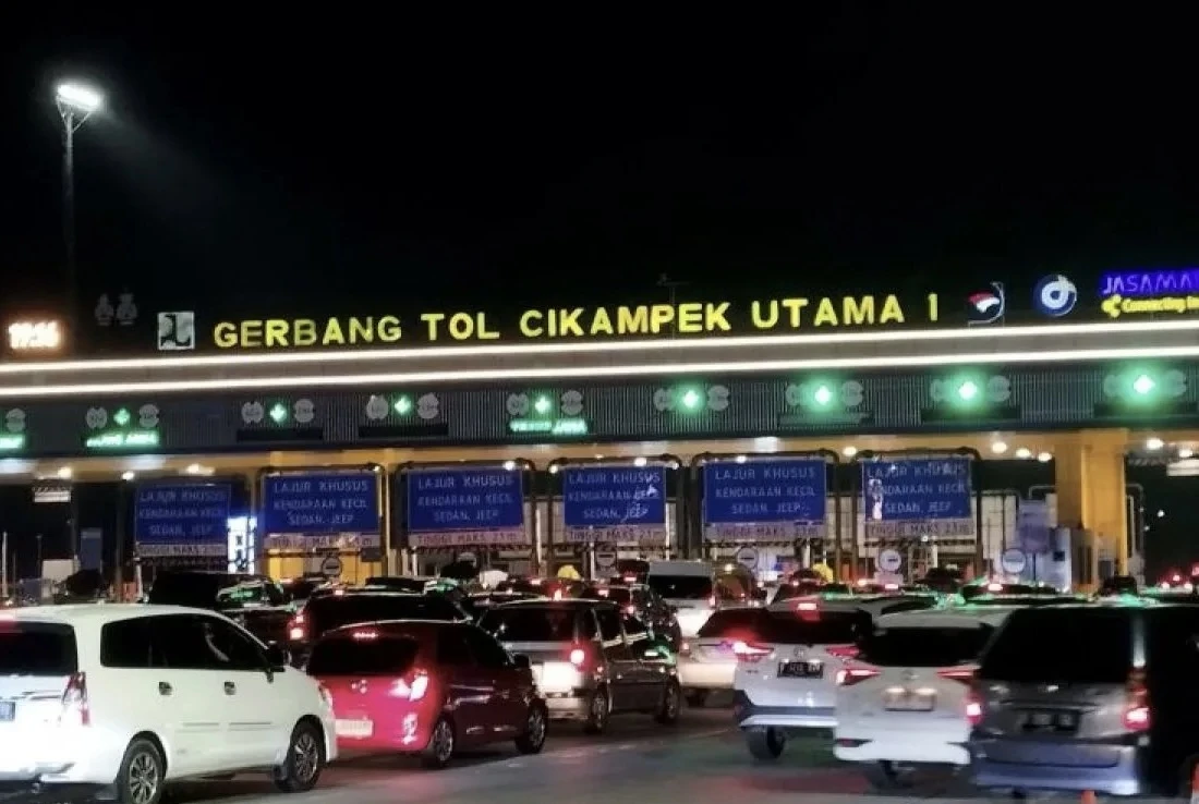 H-3 Lebaran, Volume Kendaraan Masuk Ke GT Cikampek Utama Melonjak