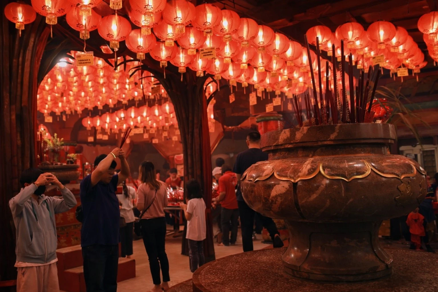 Ribuah Jamaah Kunjungi Klenteng Boen Tek Bio Tangerang di Saat Imlek