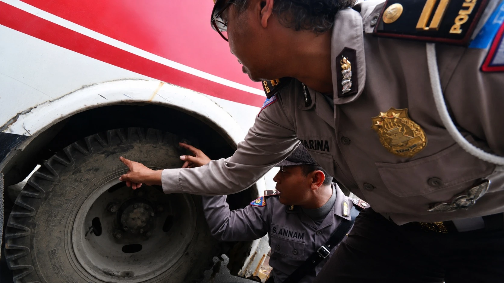 Polisi Bantah Kenakan Tilang untuk Ban Gundul, tetapi Aturan Laik Jalan Tetap Berlaku