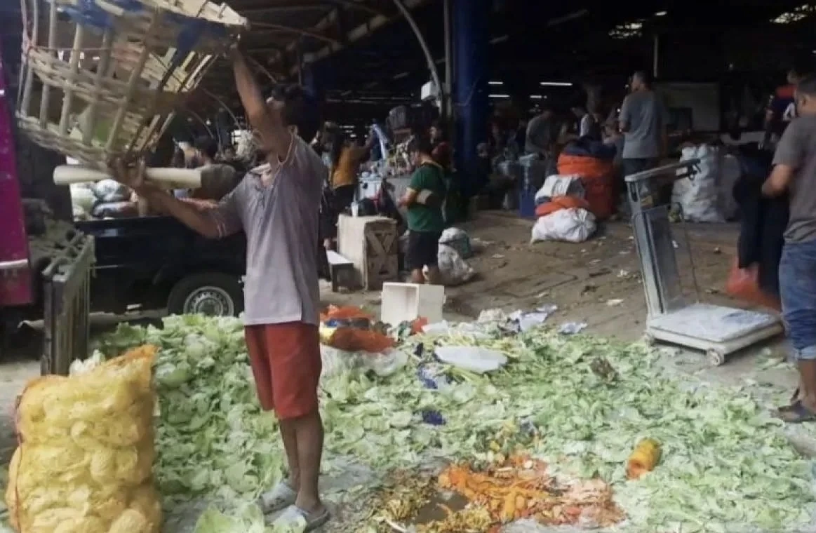 omzet terimbas gunungan sampah