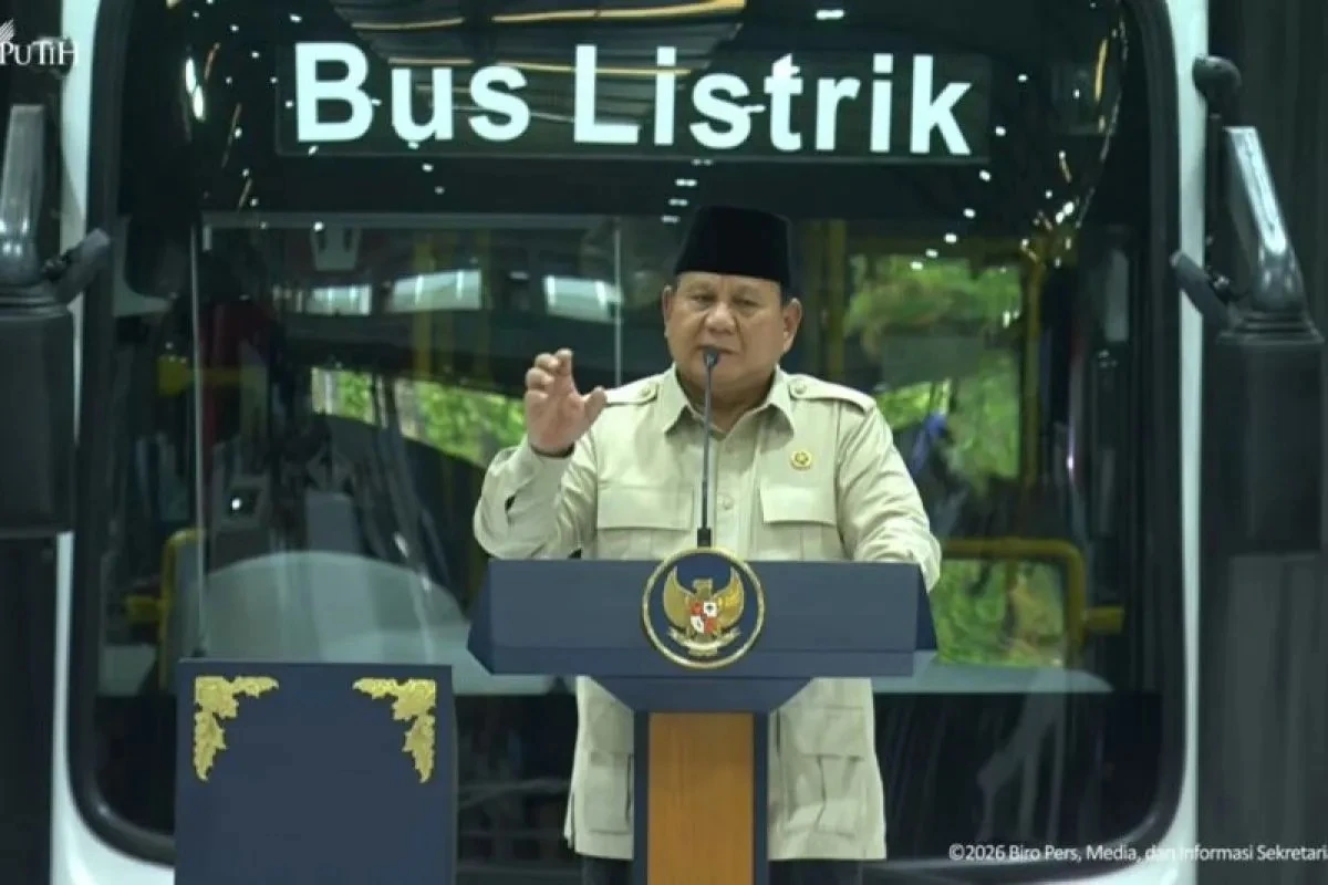Prabowo Berharap Indonesia Produksi Massal Sedan Listrik di 2028
