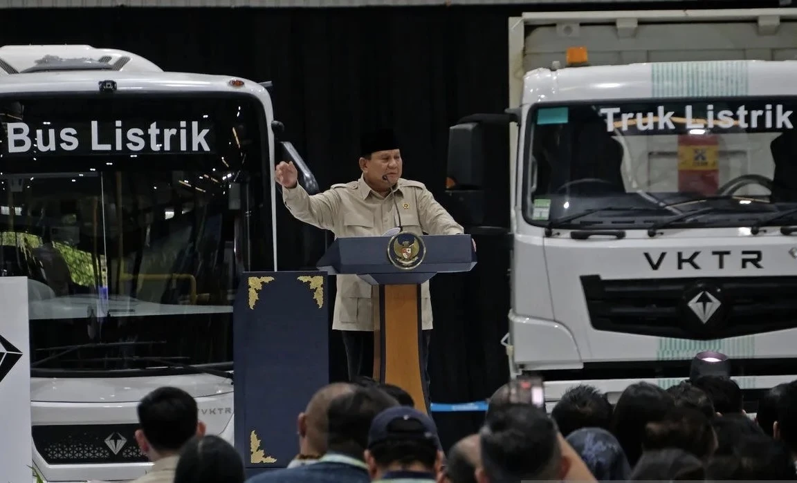 Presiden Dorong Pemda Hingga TNI Beli Kendaraan Listrik Buatan Dalam Negeri