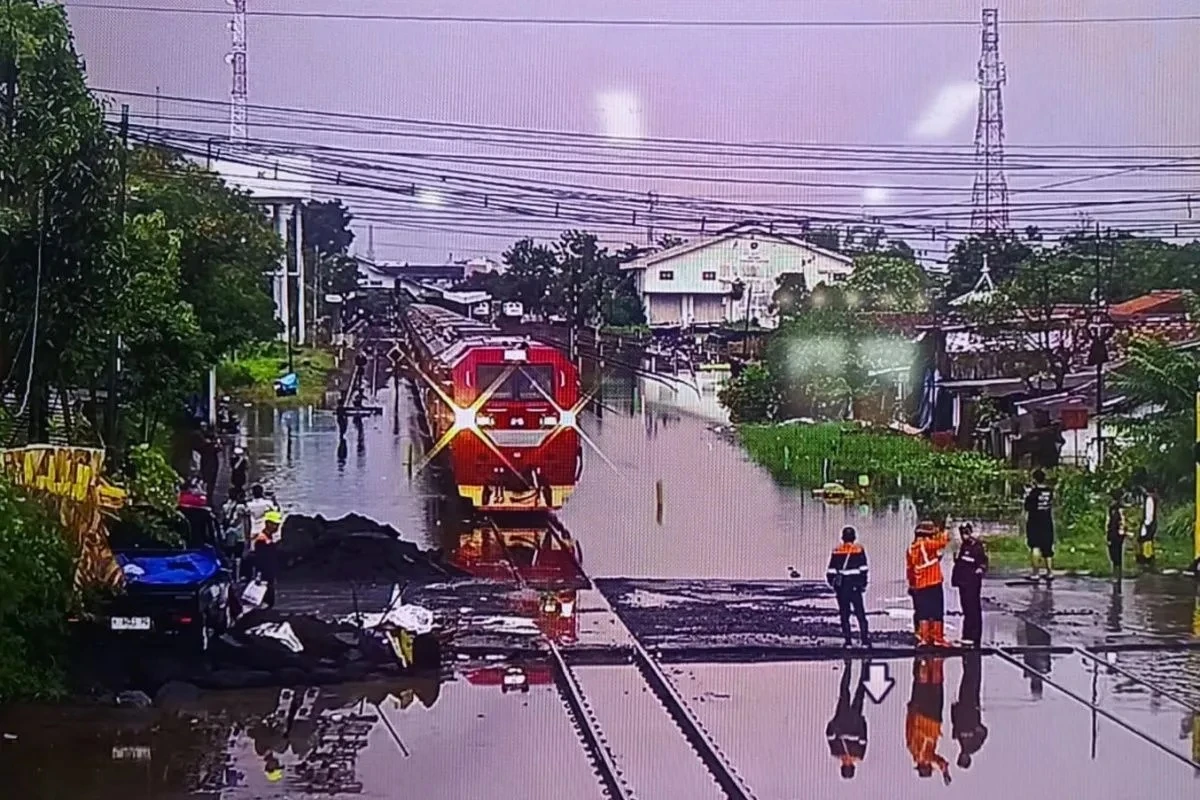 Banjir di Pekalongan, 82 Perjalanan KA Dibatalkan