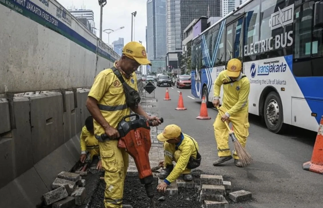 perbaikan jalan berlubang oleh dinas bina marga dki jakarta