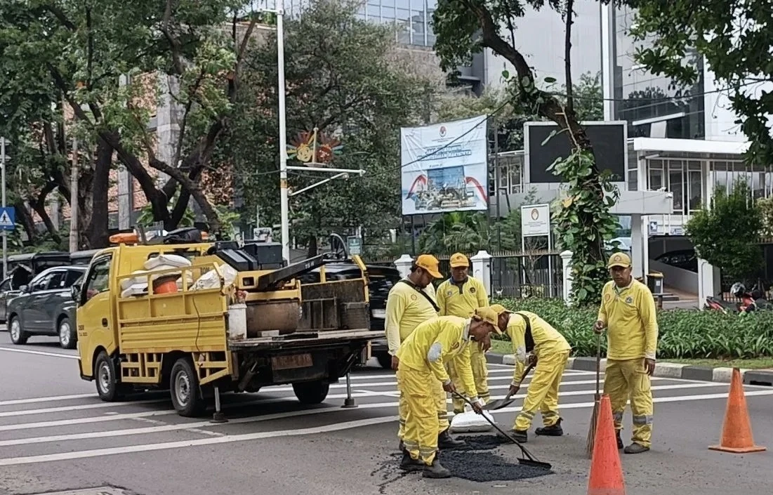 Pasukan kuning Dinas Bina Marga DKI Jakarta