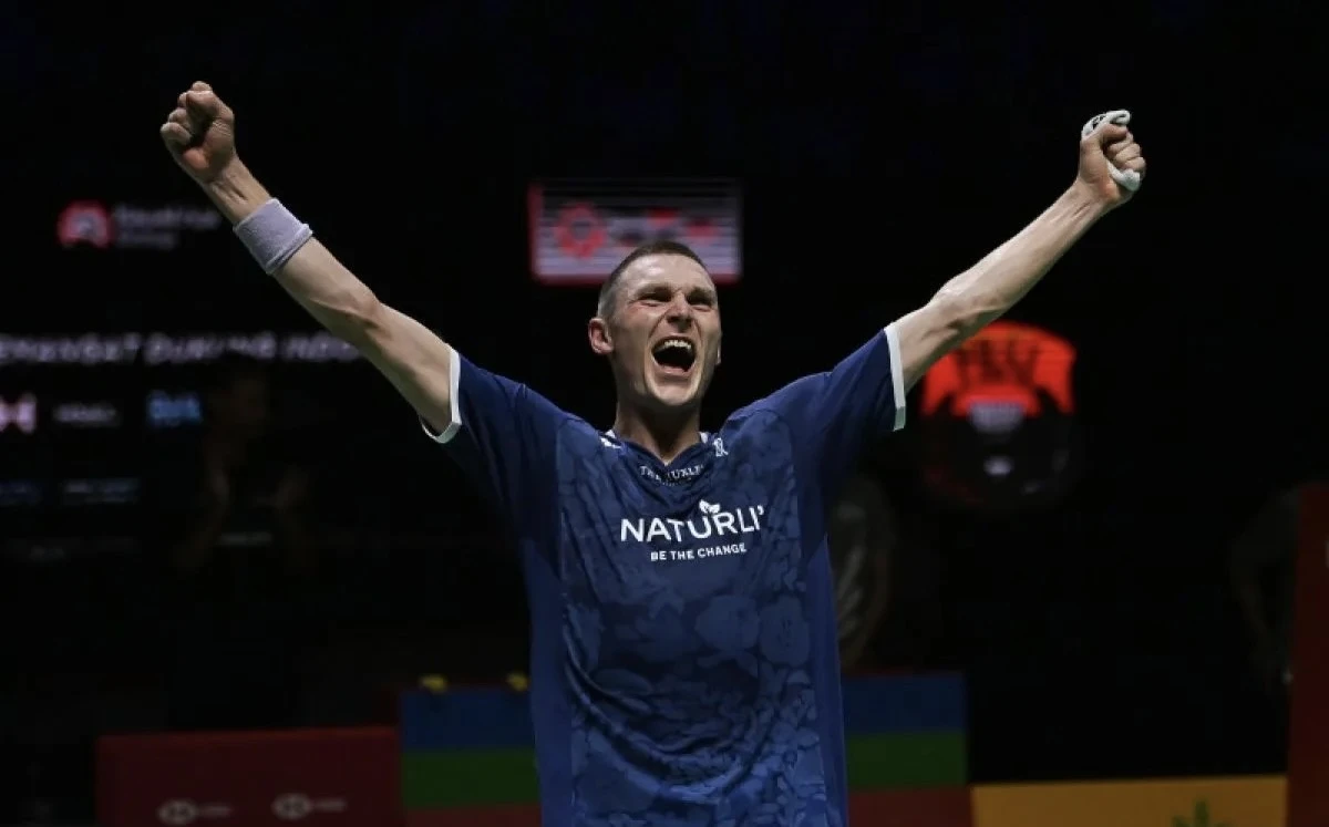 Viktor Axelsen Gantung Raket