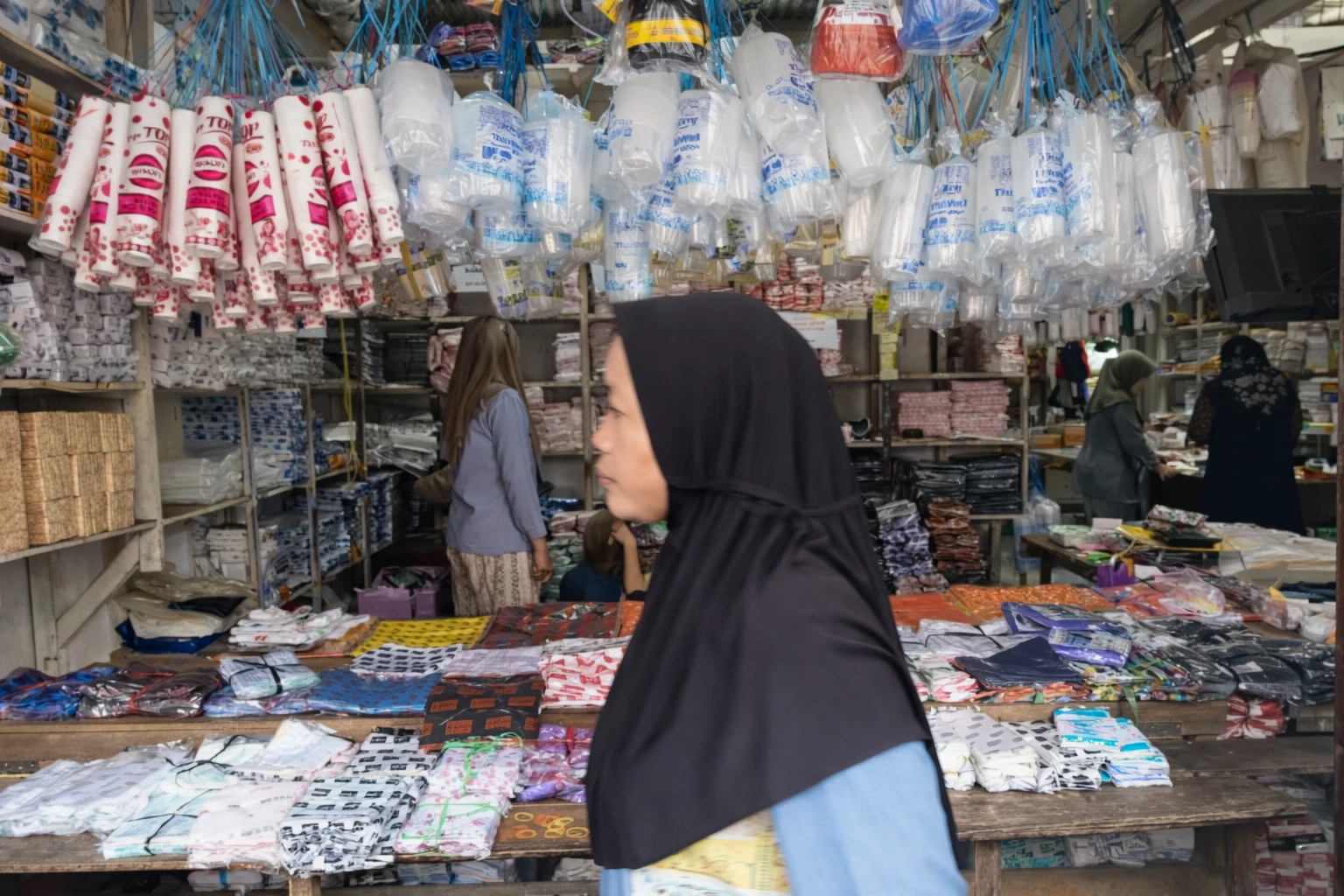 Mulai Ganggu UMKM, Pemerintah Mitigasi Dampak Kenaikan Harga Plastik