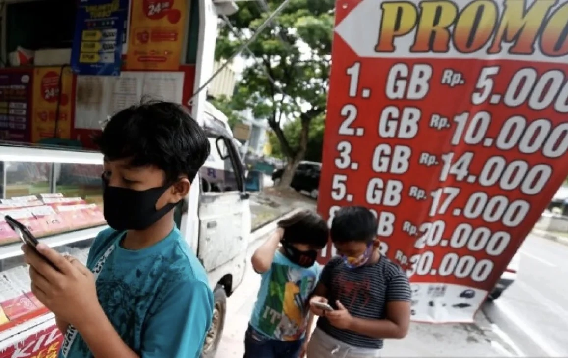 Polemik Kuota Internet Hangus, MK Cecar Operator Seluler