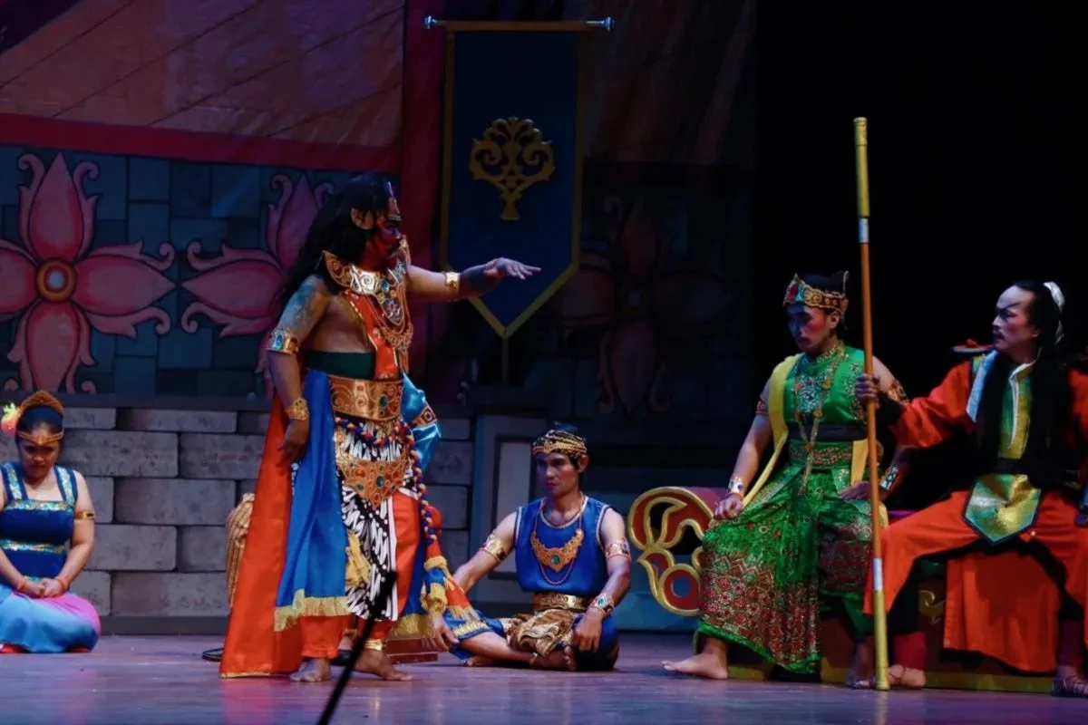 sandiwara Miss Tjitjih