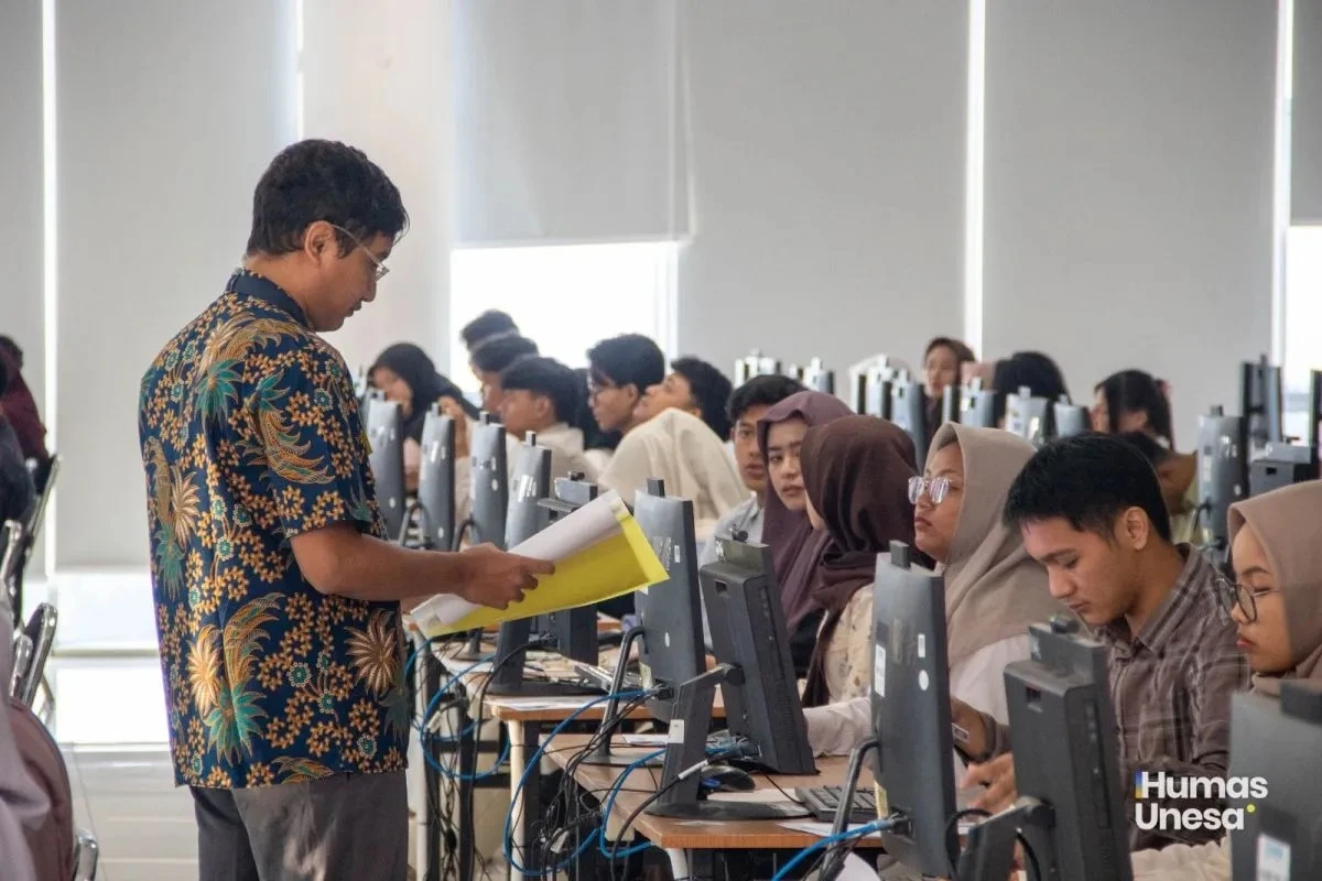 Pelaksanaan Ujian Tulis Berbasis Komputer Seleksi Nasional Berdasarkan Tes (UTBK SNBT)