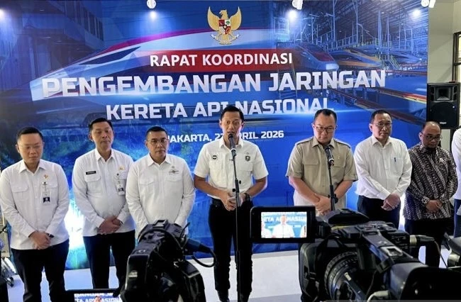 Pemerintah Bangun dan Reaktivasi 14.000 Km Jalur KA di Sumatra-Kalimantan-Sulawesi