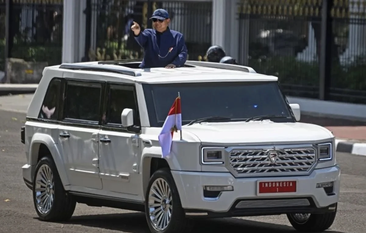 Atap Bocor dan Suara Geredek, Prabowo Tetap Setia Pakai Maung
