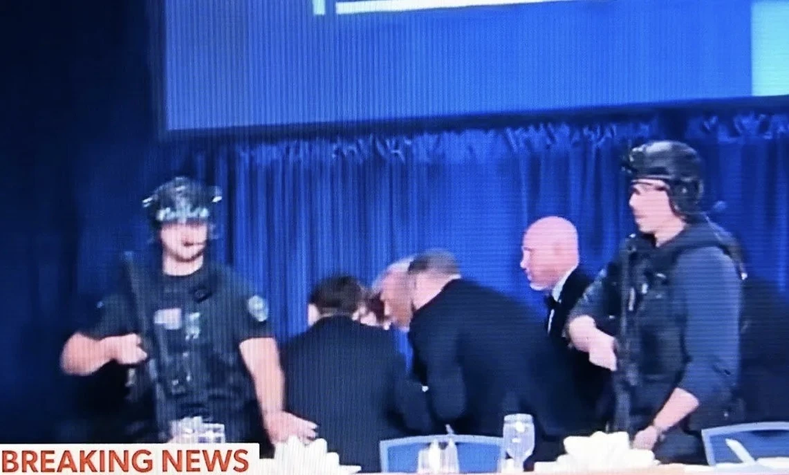 Trump Dievakuasi Dari Acara Jamuan Makan Makan Malam di Gedung Putih