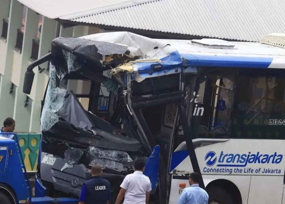 kecelakaan bus Transjakarta