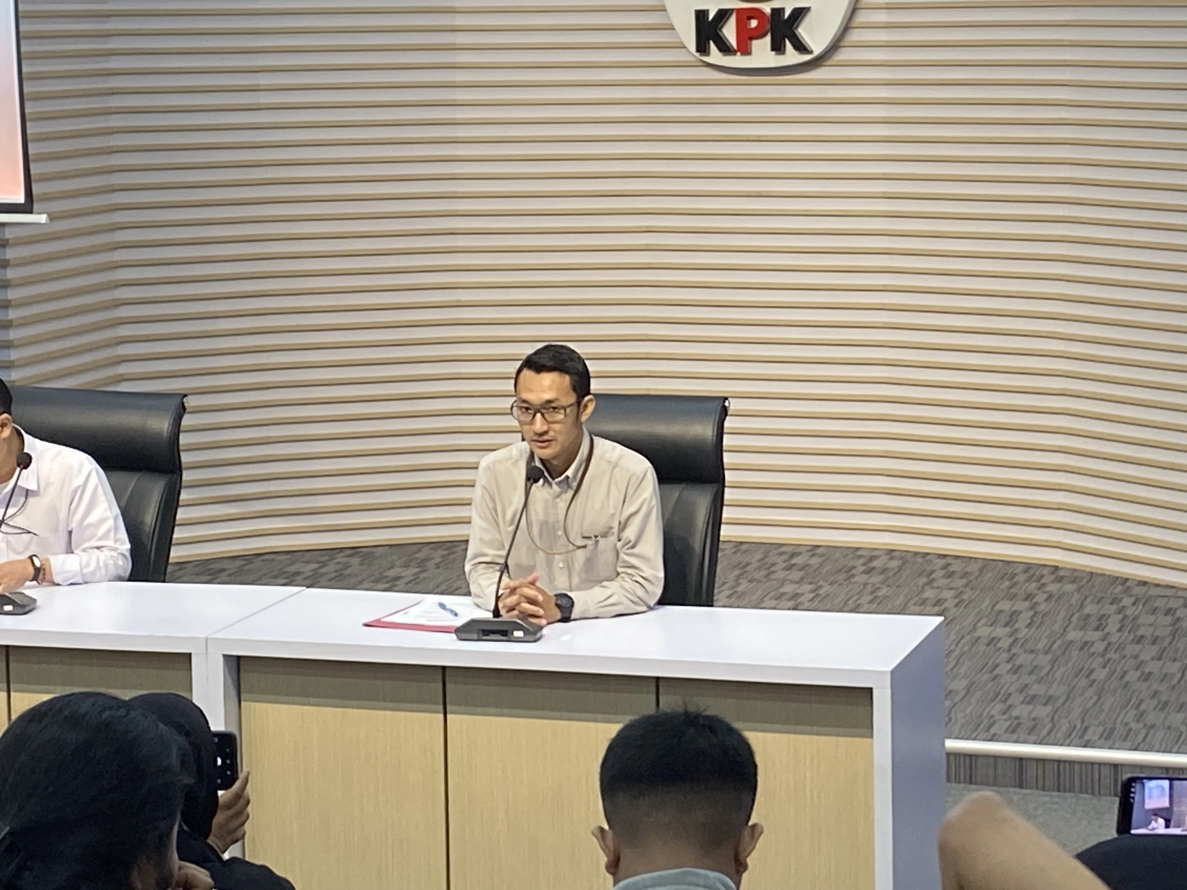 KPK Sita 5 Mobil dan BBE dalam OTT Pekalongan Fadia Arafiq