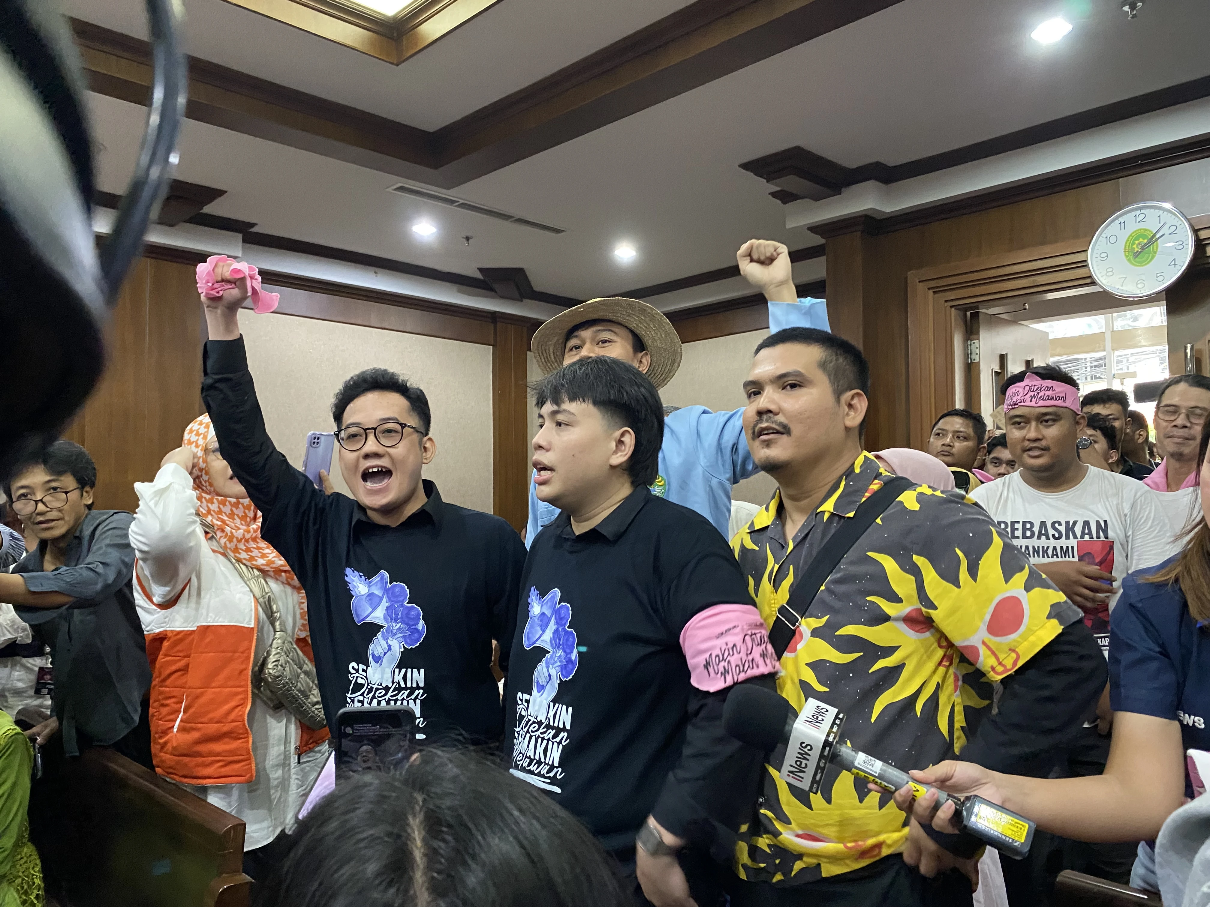 Delpedro Marhaen dan kawan kawan jalani sidang vonis