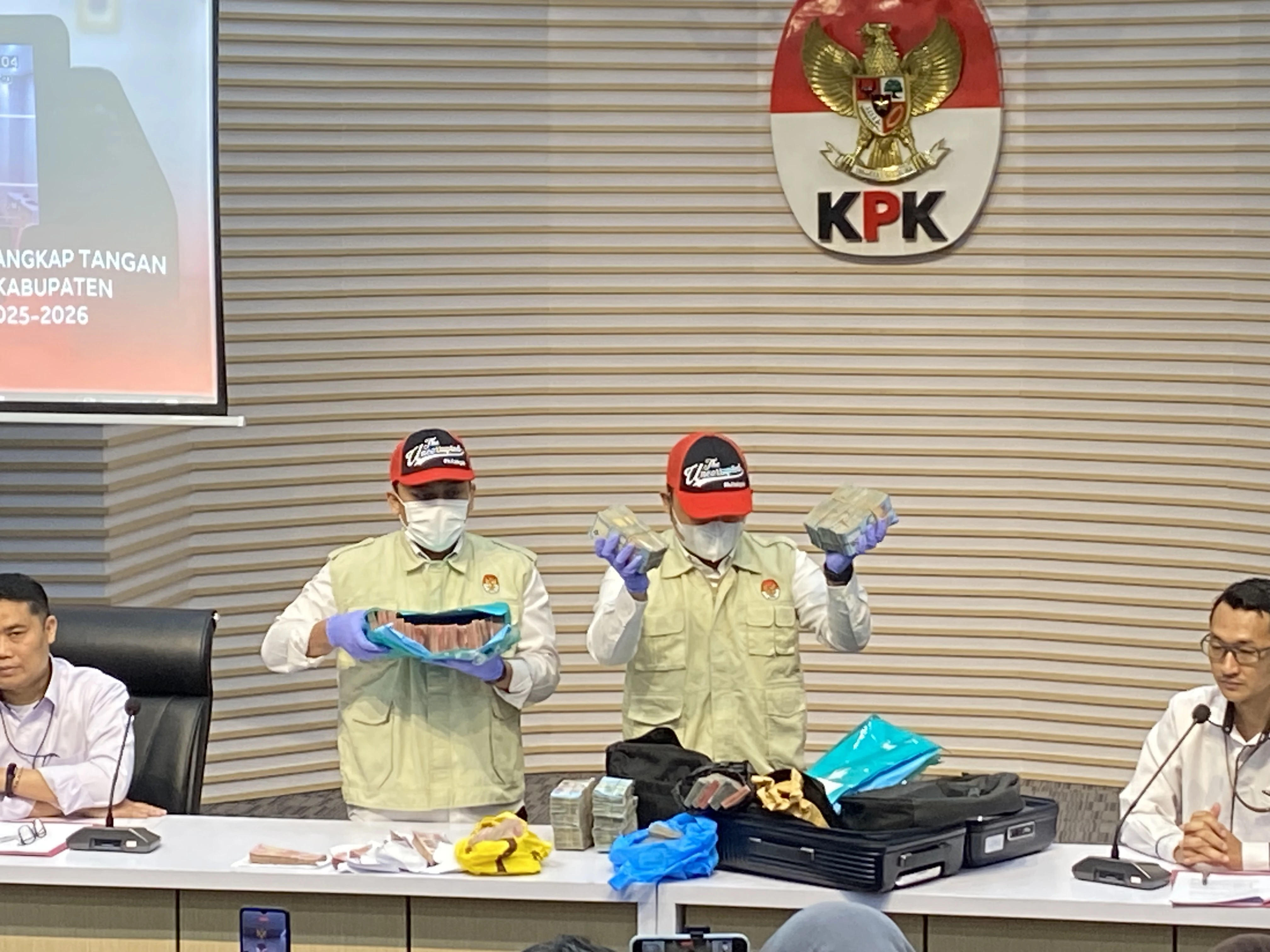 OTT Bupati Rejang Lebong, KPK Sita Uang Tunai Rp756,8 Juta