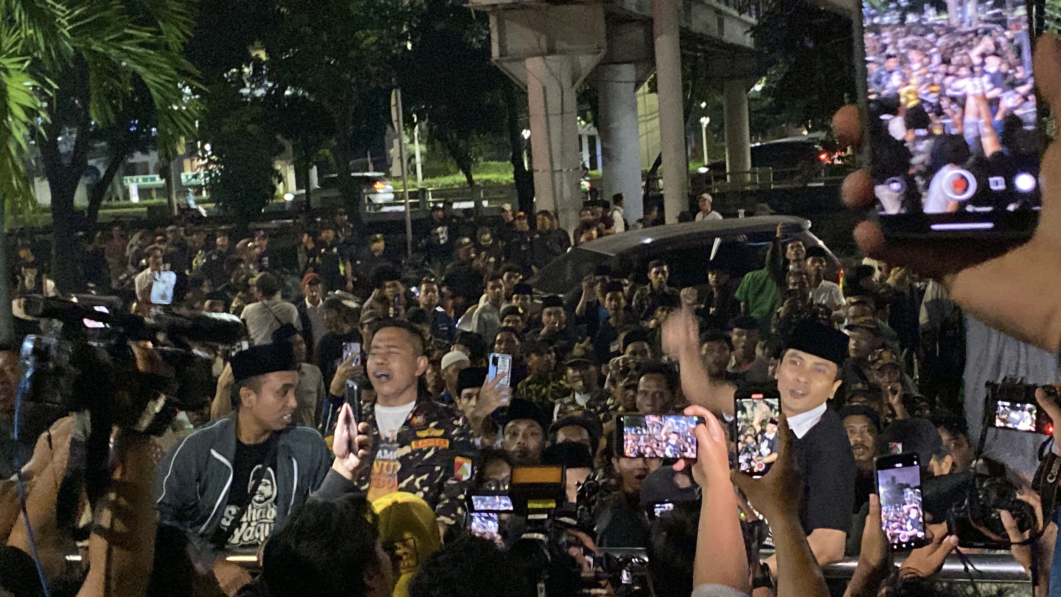 Banser Teriakan “KPK Zalim” Usai Yaqut Resmi Ditahan sebagai Tersangka Korupsi Kuota Haji