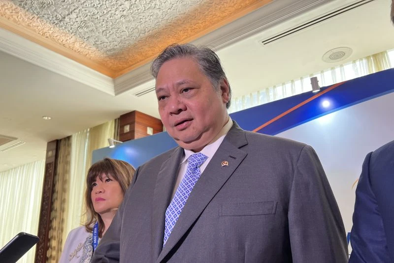 Moody's Sematkan Outlook Negatif, Airlangga Dorong Perbankan Klarifikasi