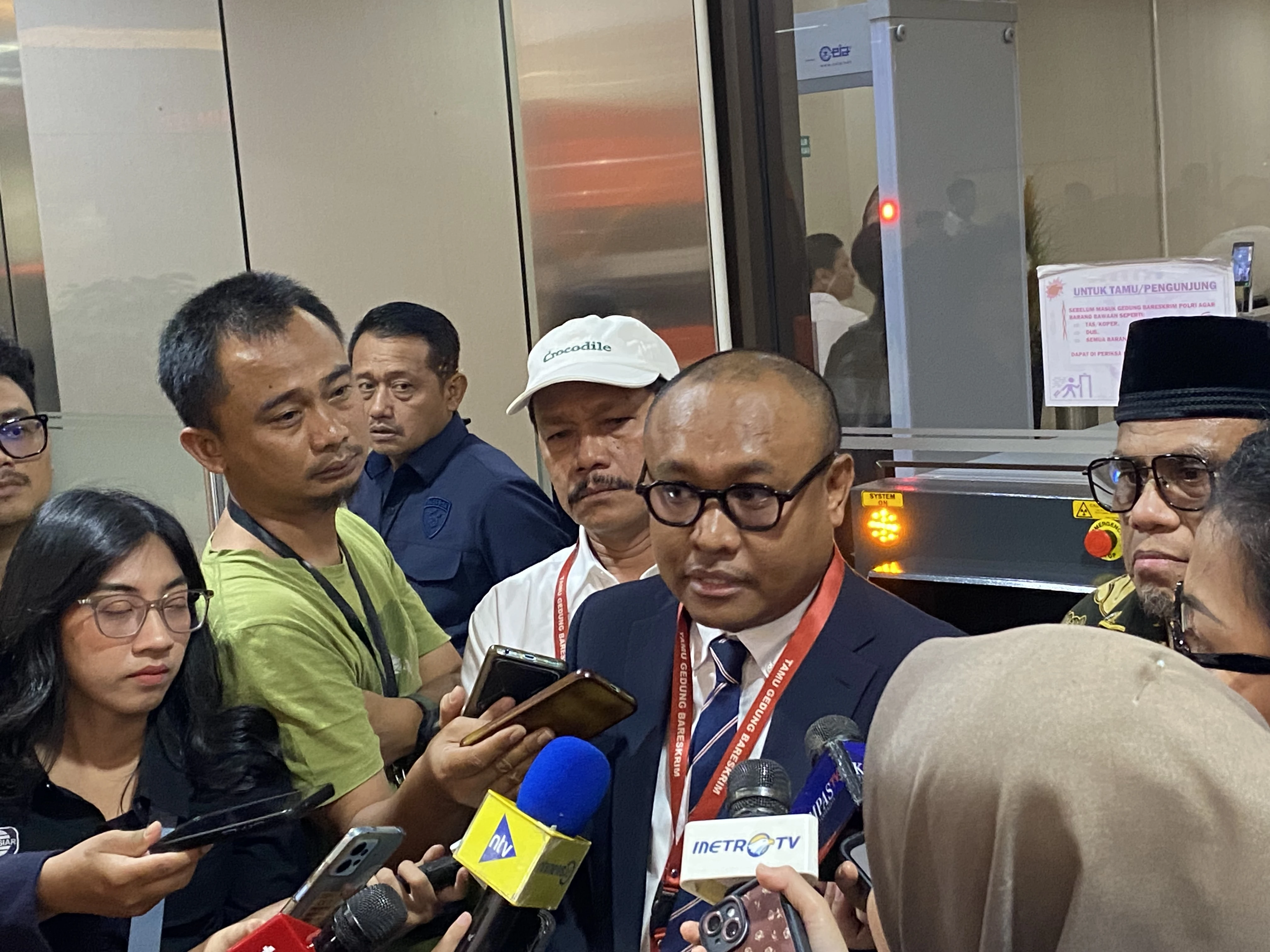 Buntut Tuduhan Danai Roy Suryo, JK Laporkan Rismon hingga YouTuber ke Bareskrim