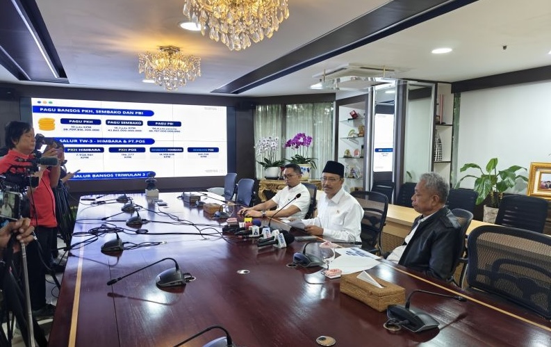 Kemensos Klaim 13,6 Juta Keluarga Sudah Terima Manfaat Bansos Triwulan III