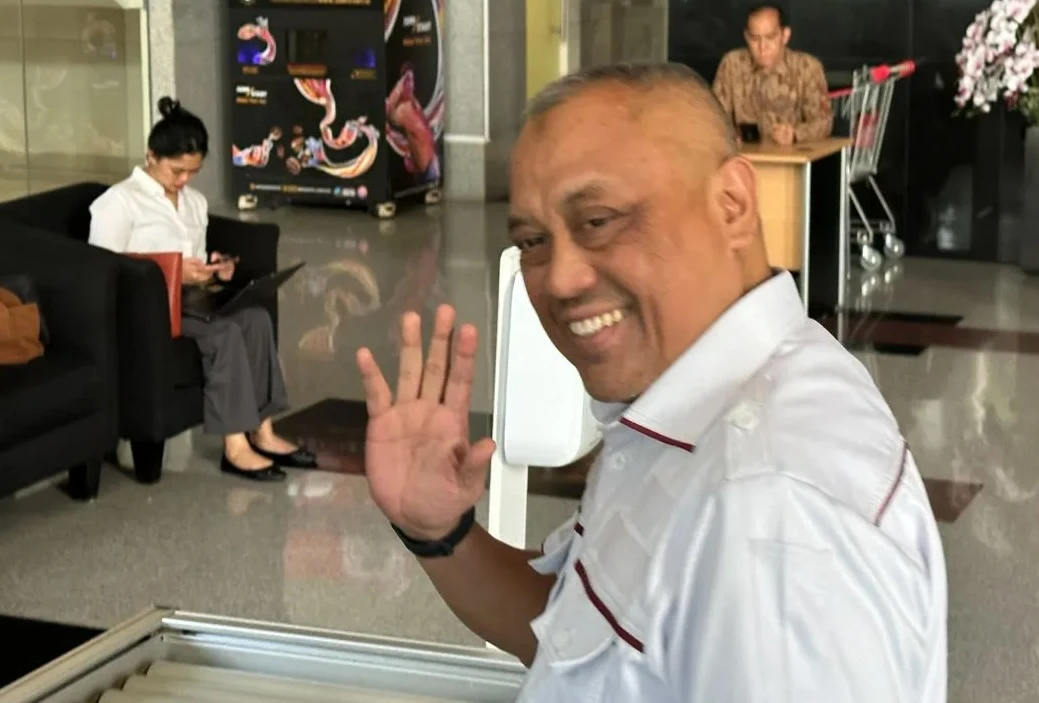 Korupsi Kuota Haji: KPK Periksa Mantan Bendahara Amphuri untuk Keempat Kalinya