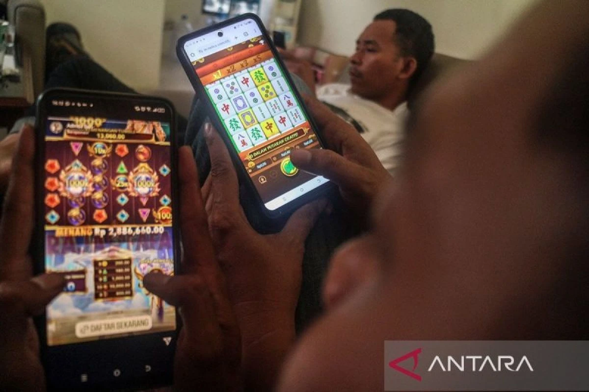 Berantas Judi Online, OJK Cabut Izin Bank dan Blokir Hampir 30 Ribu Rekening