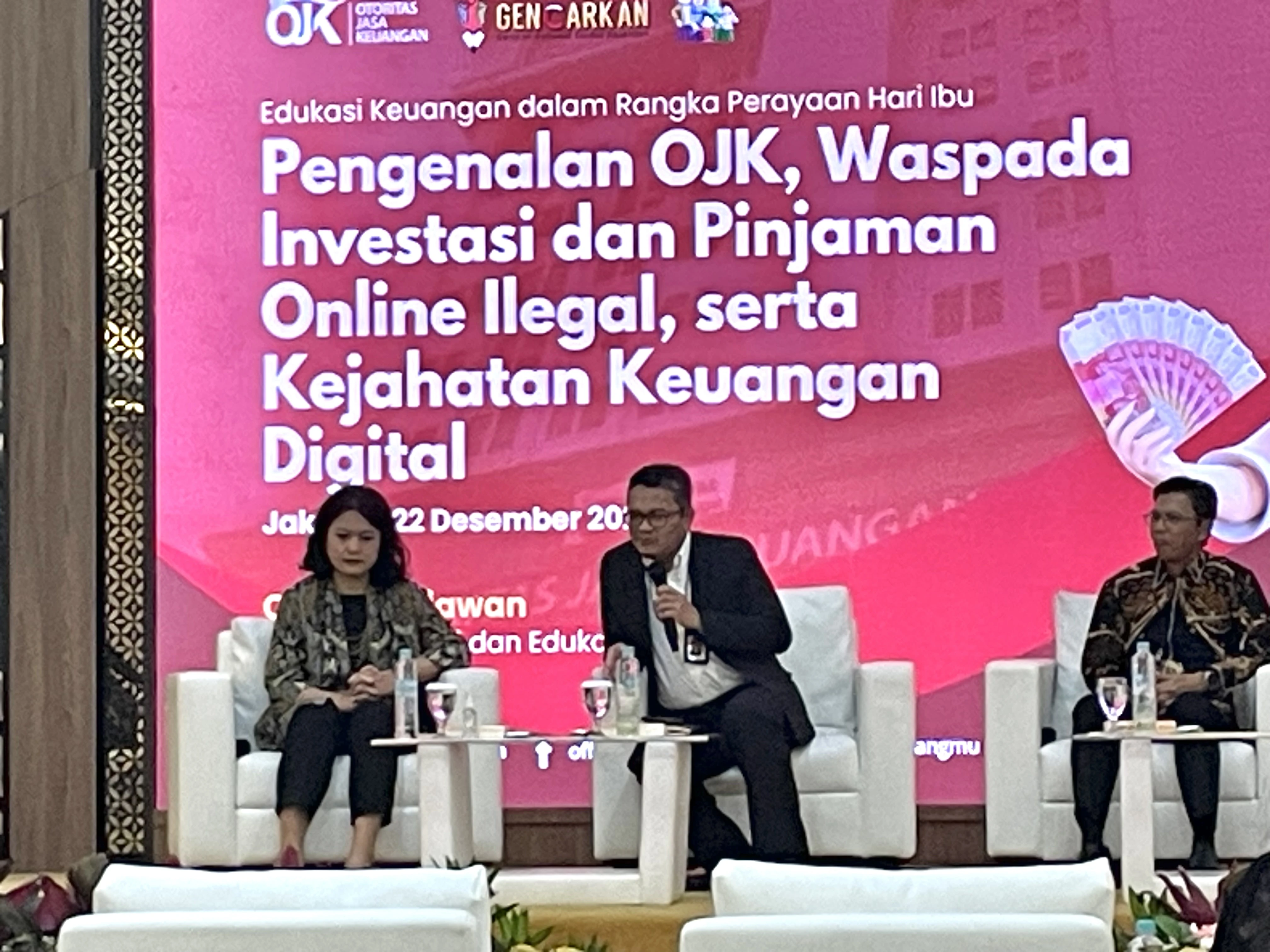 OJK Ungkap Literasi Keuangan Perempuan Masih Rendah, Rentan Kena Pinjol