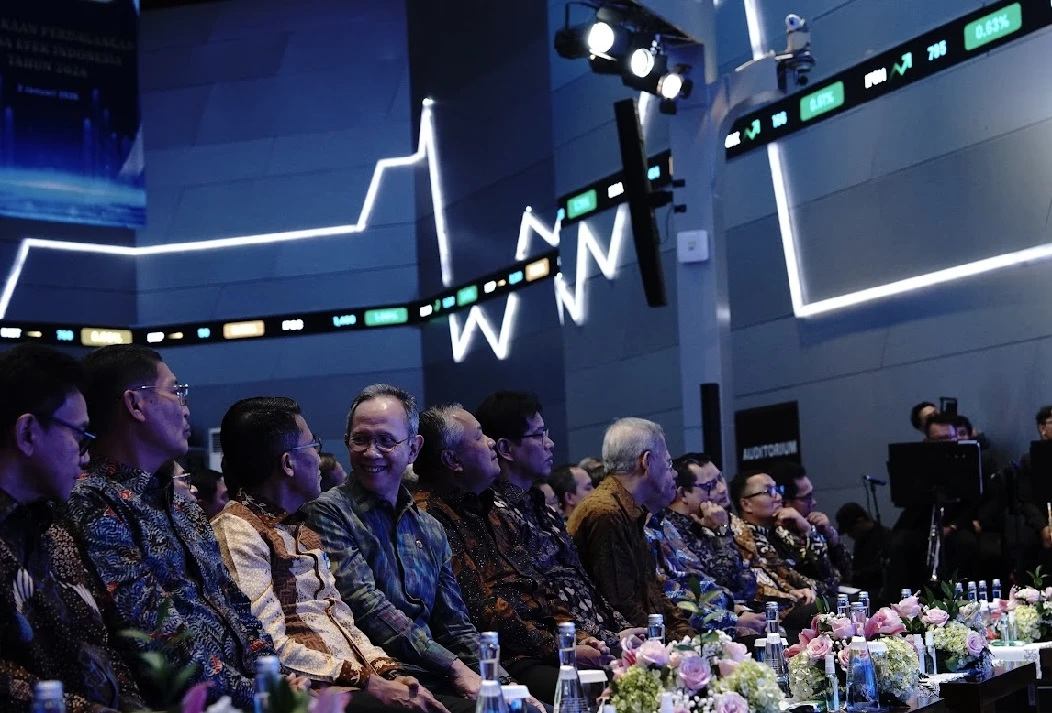 Otoritas Jasa Keuangan (OJK), Mahendra Siregar