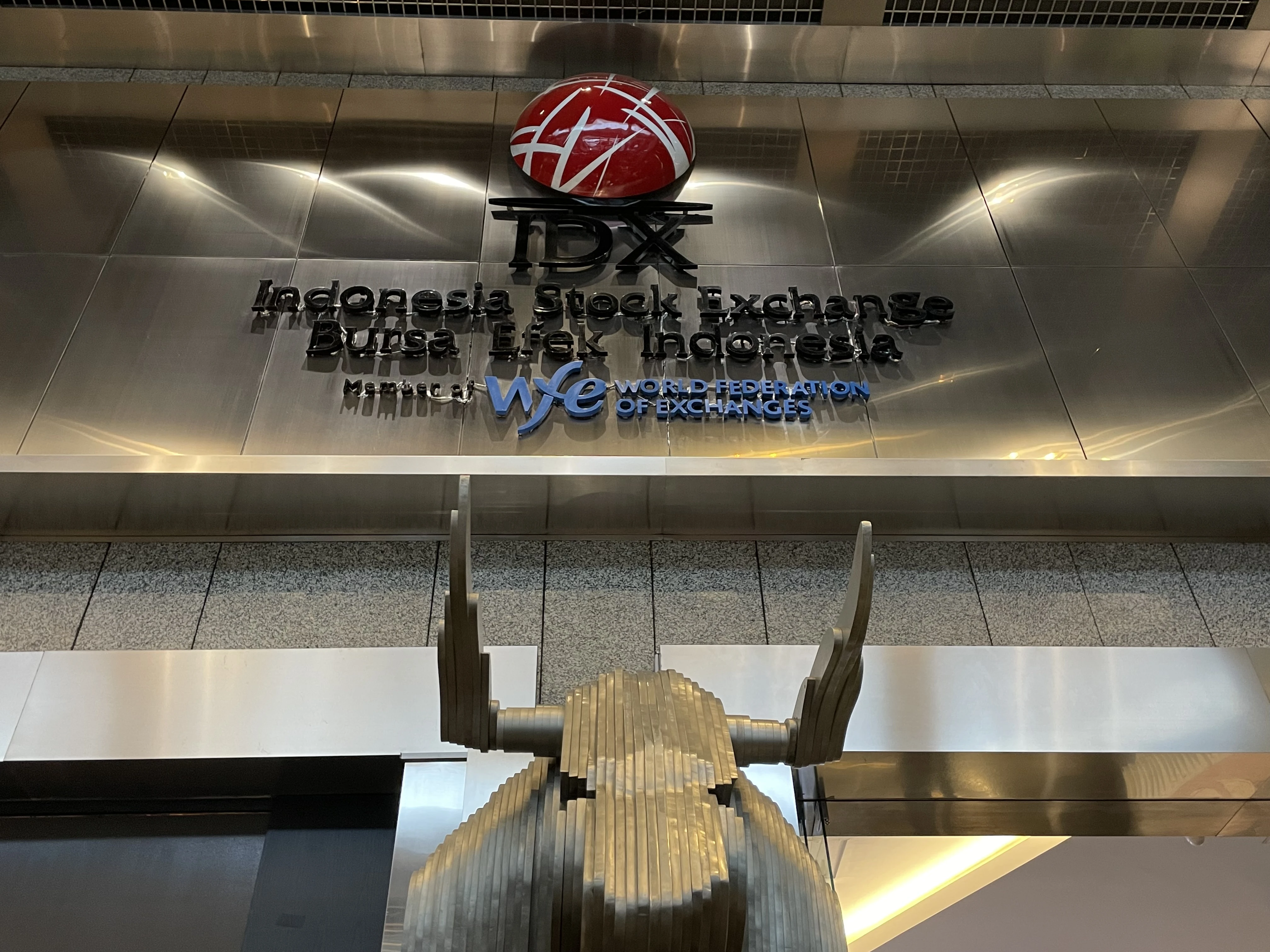 BEI Suspensi Perdagangan Saham 3 Emiten Ini, Kenapa?