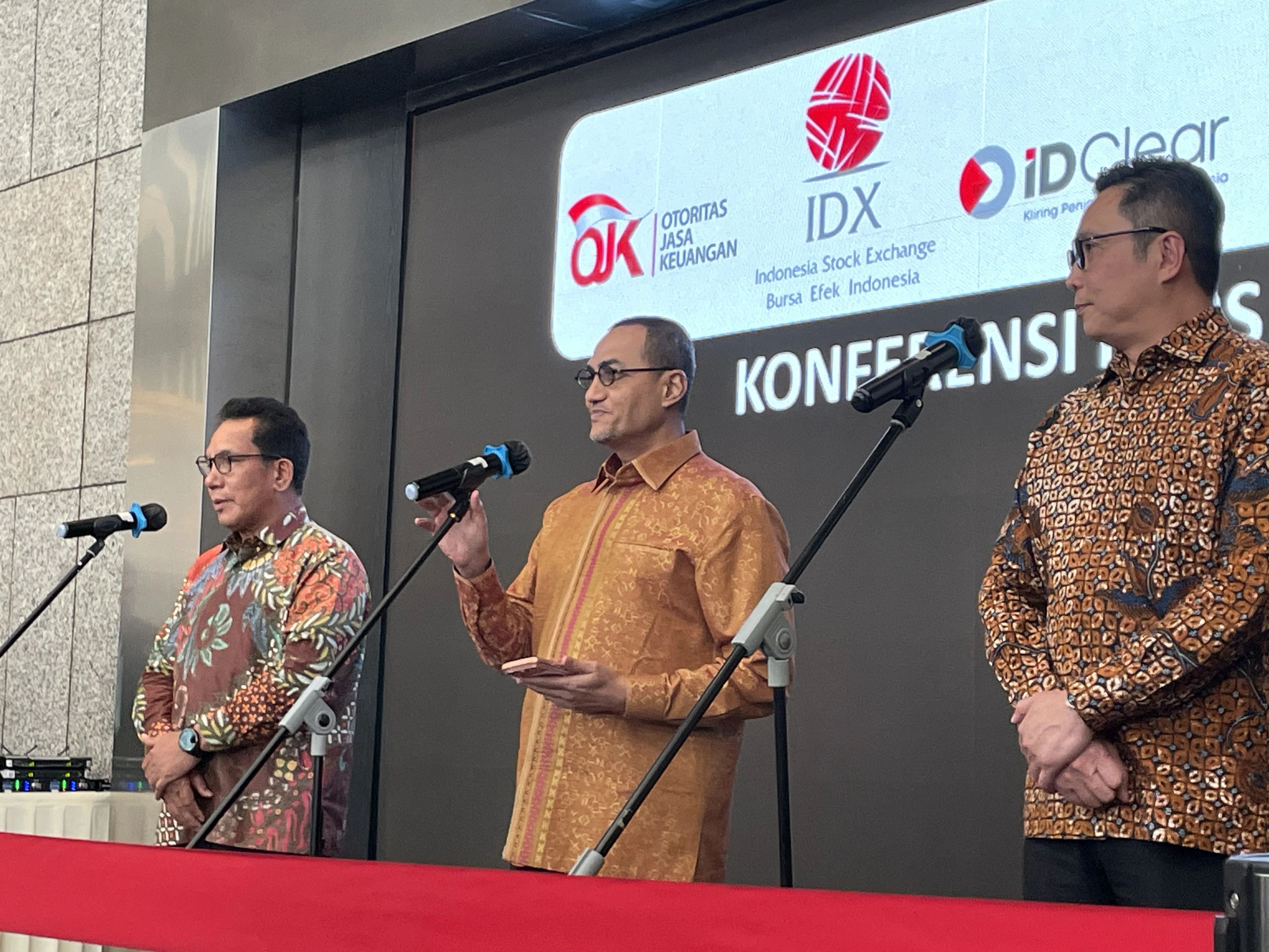 OJK dan SRO Bursa Rampungkan 4 Reformasi Pasar Modal, Transparansi hingga Free Float Diperketat