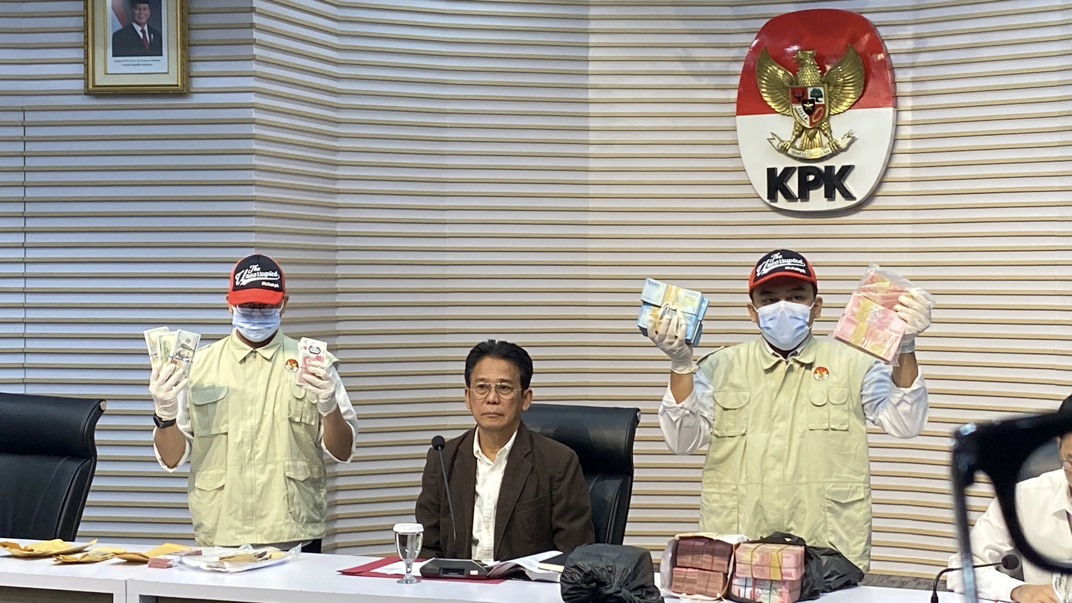 Hasil Uang Pemerasan Gubernur Riau Digunakan untuk Kunjungan ke Luar Negeri