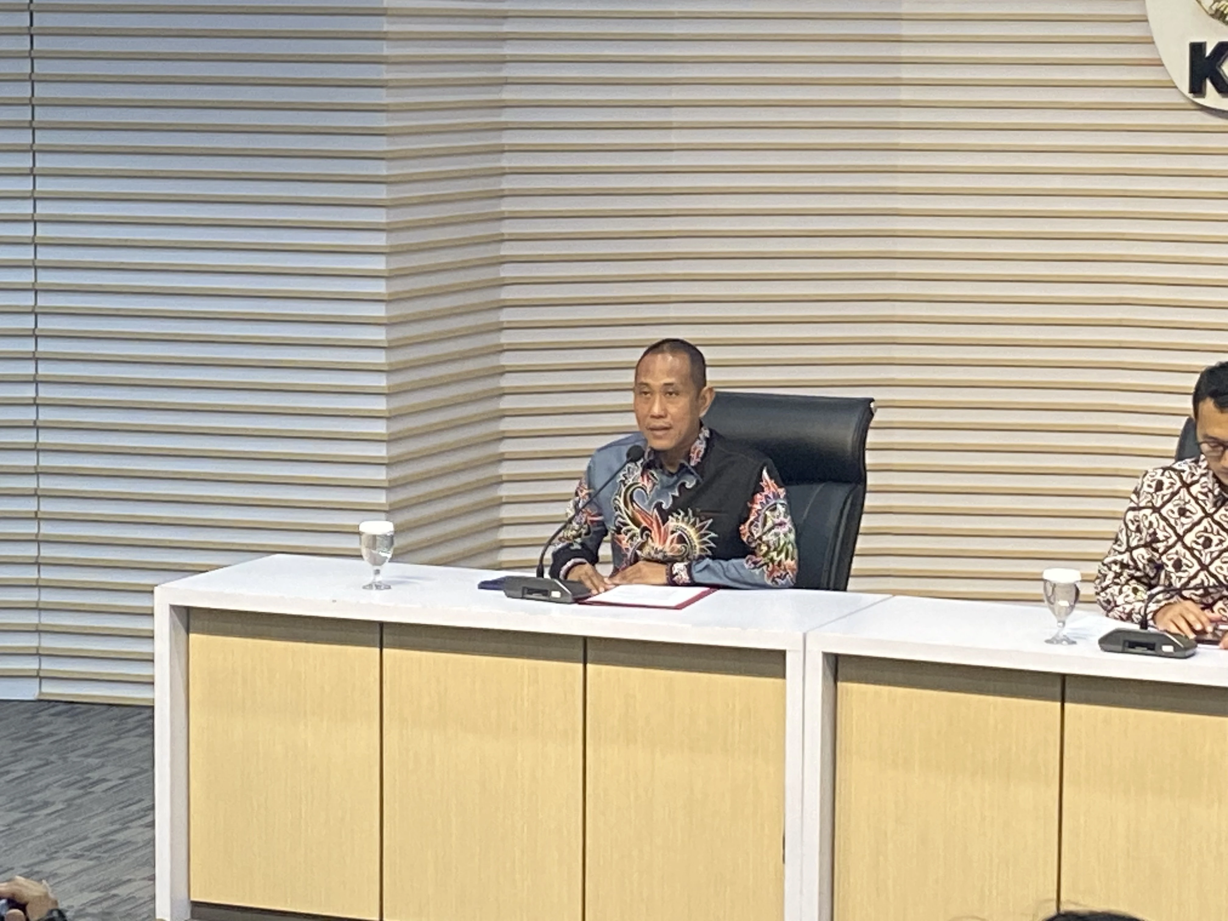 Gratifikasi Bupati Lombok Barat: Kumpul Uang Lebaran Hingga Tanam Rp2,25 Miliar di Rumah Sakit