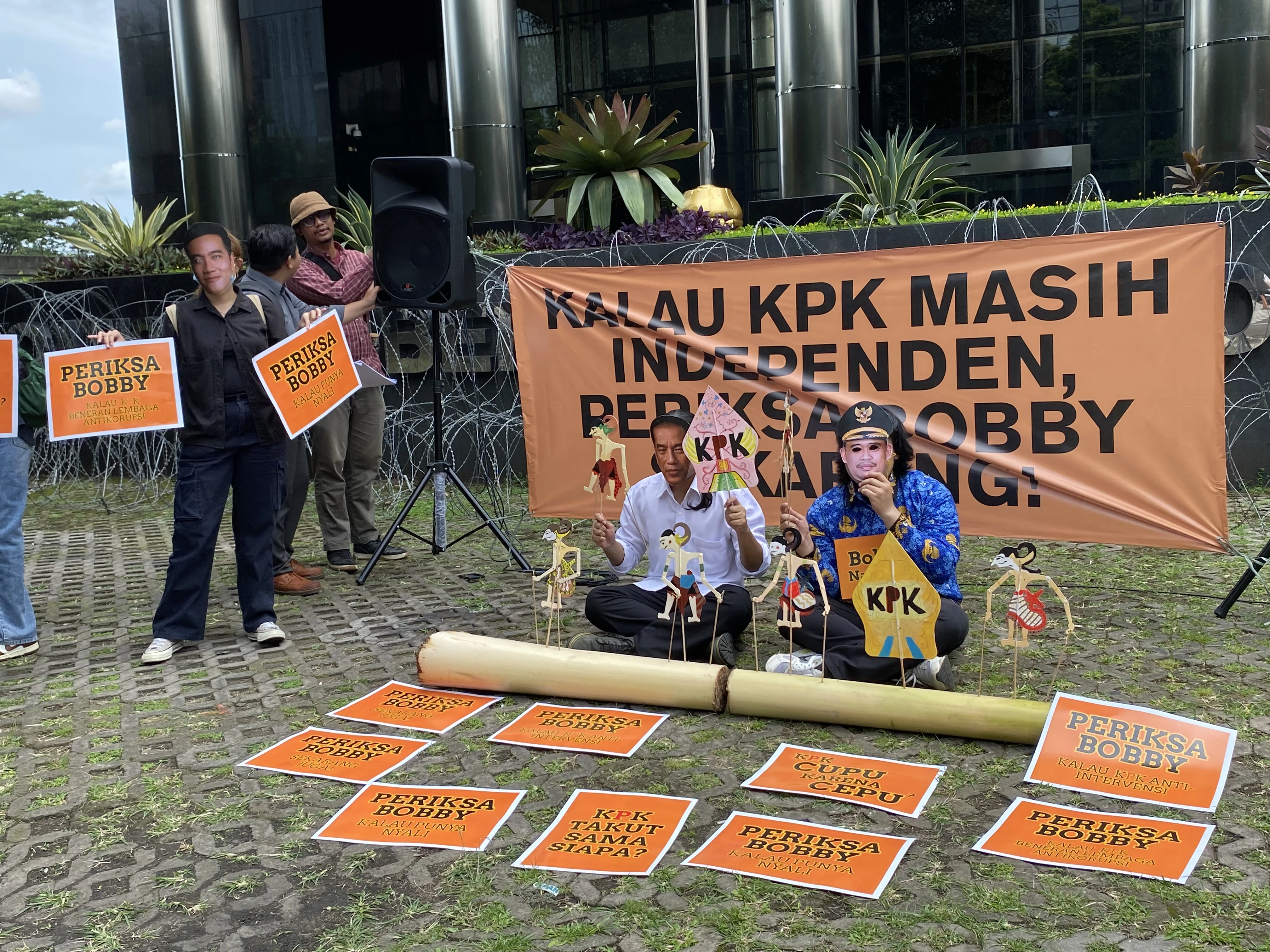ICW Gelar Aksi Penyampaian Pendapat Tuntut KPK Periksa Bobby di Korupsi Sumut