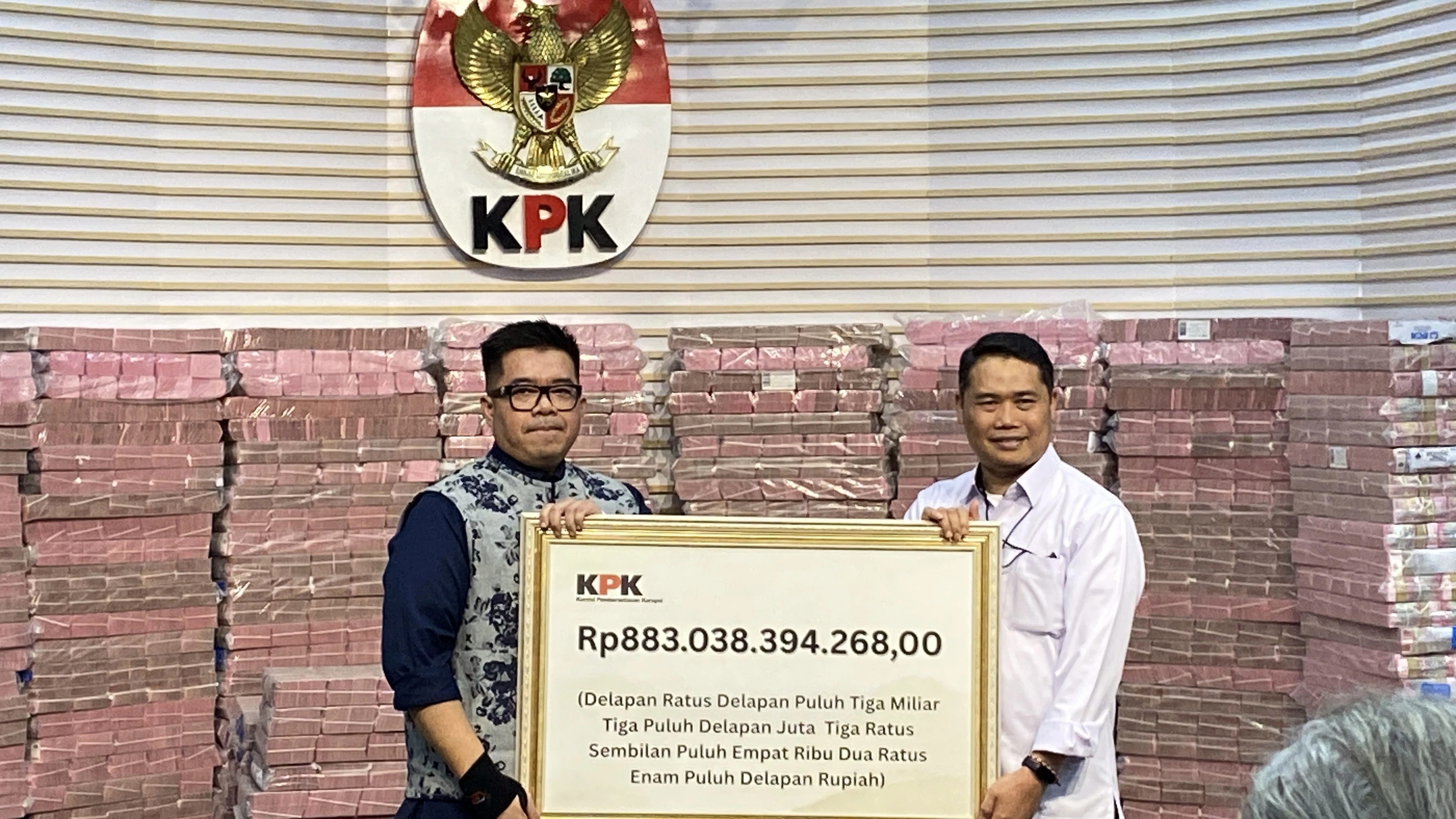 KPK Serahkan Uang Rp883 Miliar Hasil Rampasan Investasi Fiktif ke PT Taspen